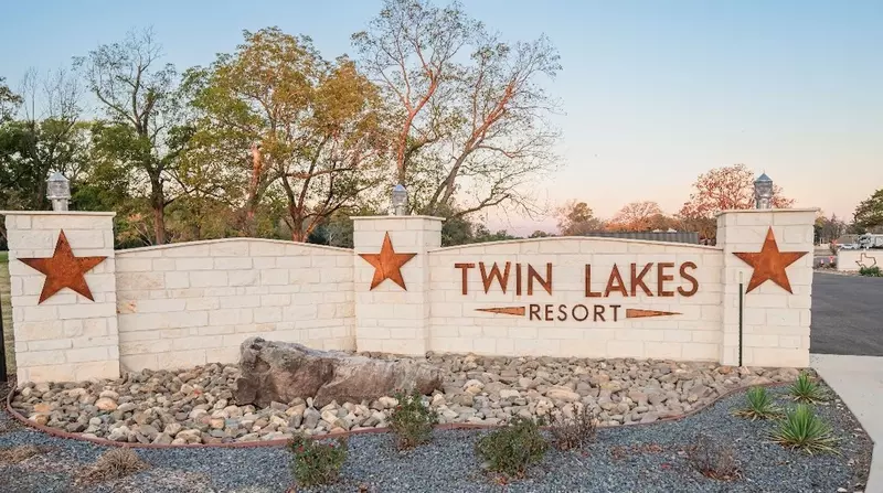 twin lakes resort in mt pleasant tx