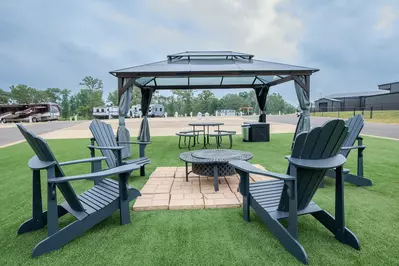 Executive Site TL 067